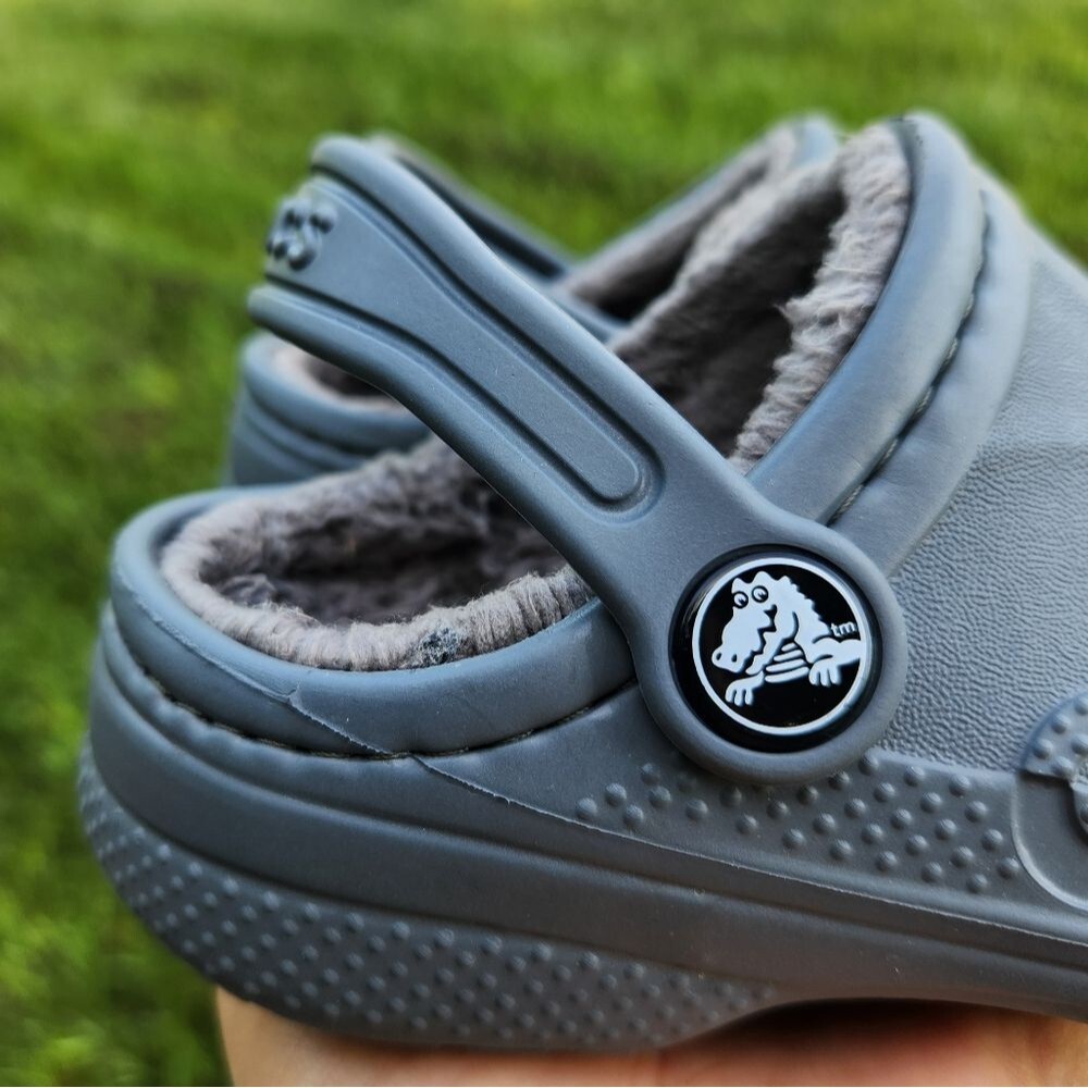 Crocs Kids Classic Baya Gray Fuzzy Lined Lightweight Cozy Comfort Clog Size C10 - Picture 8 of 15